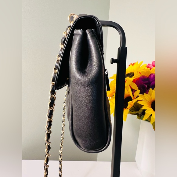 Moschino Vintage Black Leather Shoulder Bag with Quilted Hearts - Picture 6 of 13